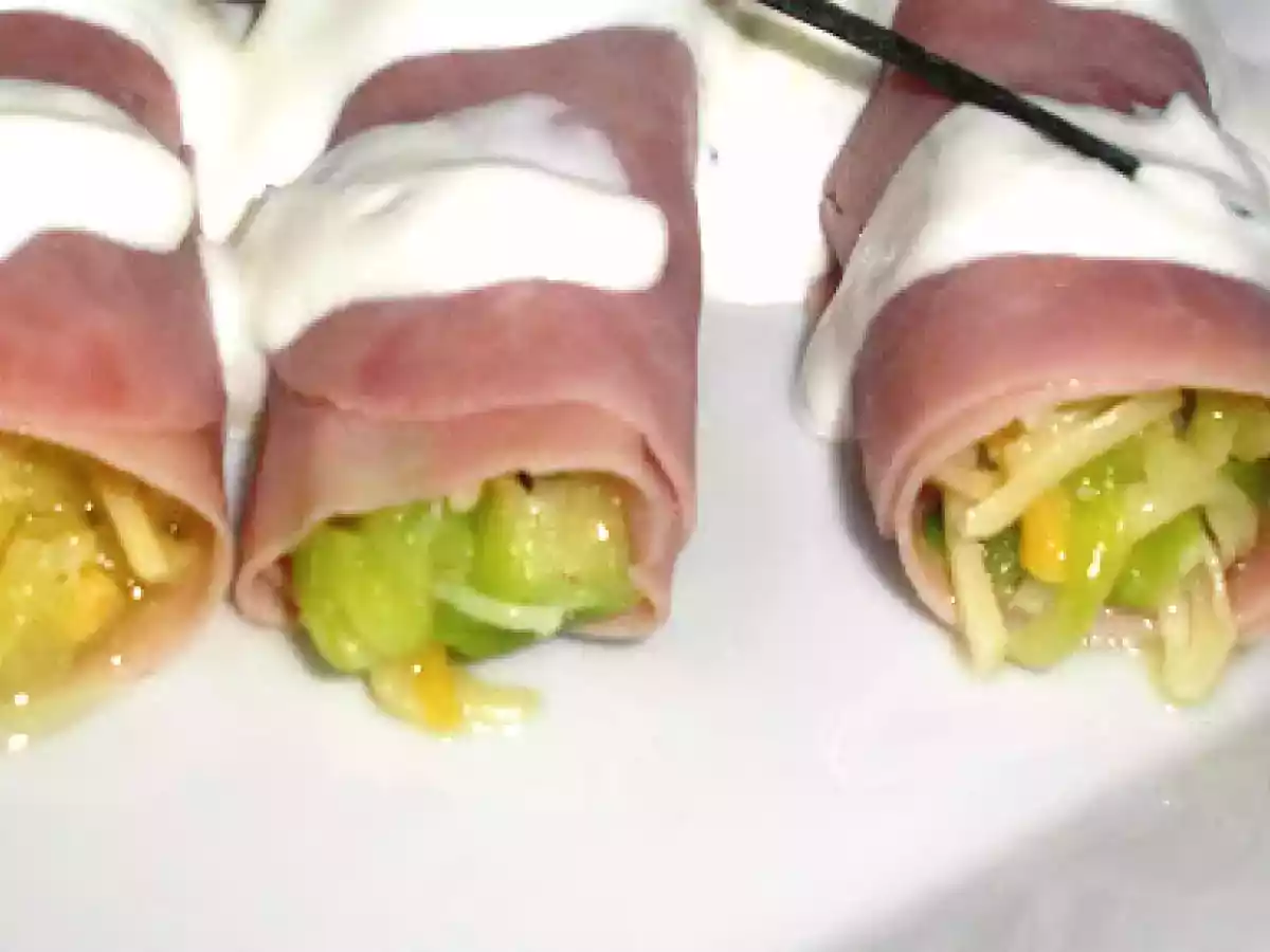 CANELONES DE JAMÓN YORK RELLENOS DE CALABACÍN