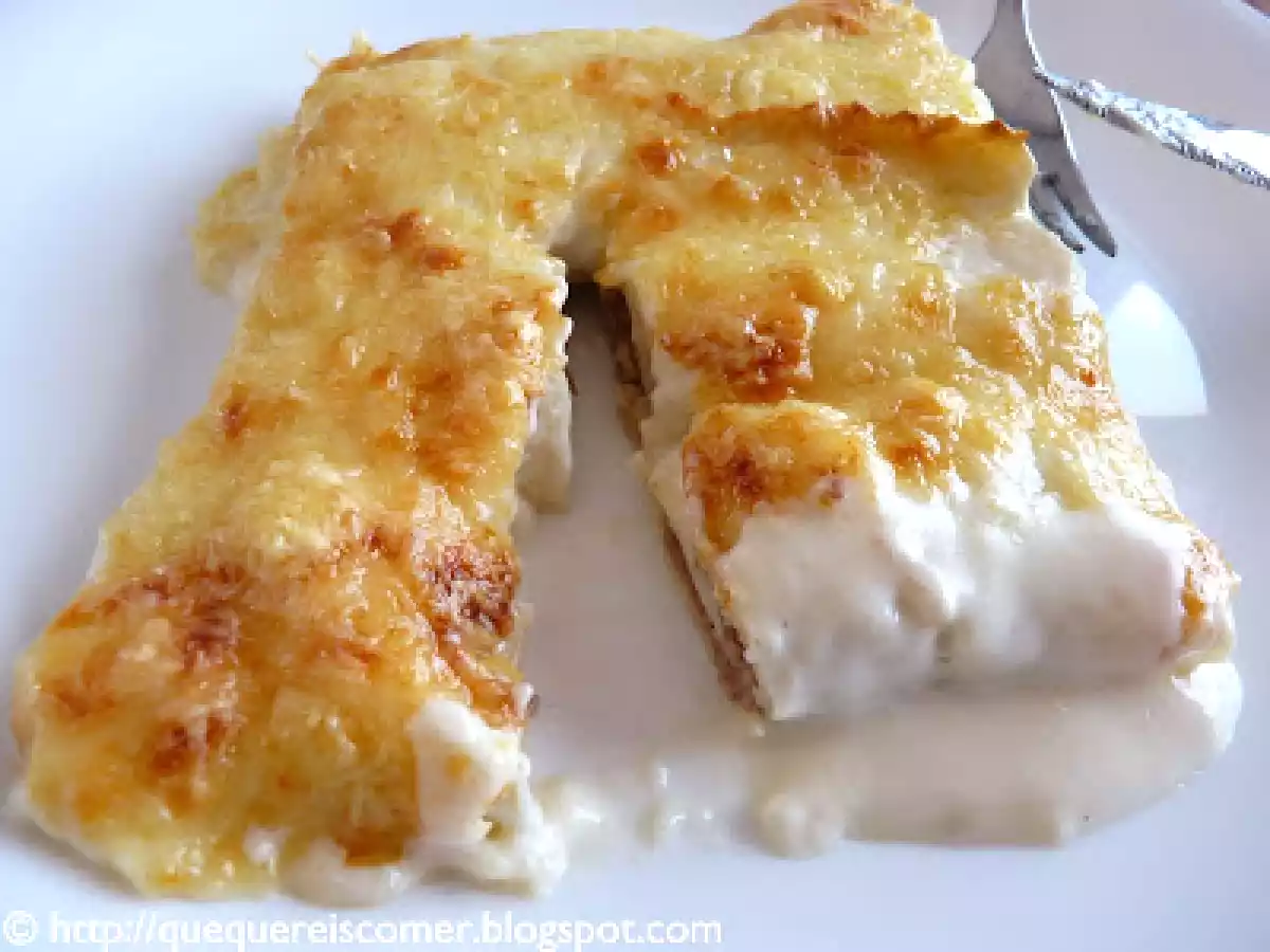 Canelones de paté con salsa bechamel - foto 2
