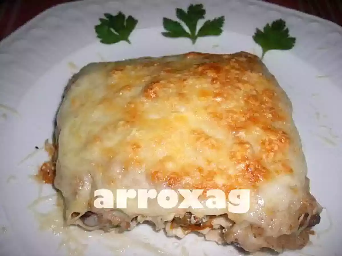 CANELONES DE SETAS Y ZANAHORIA CON BECHAMEL DE FRUTOS SECOS