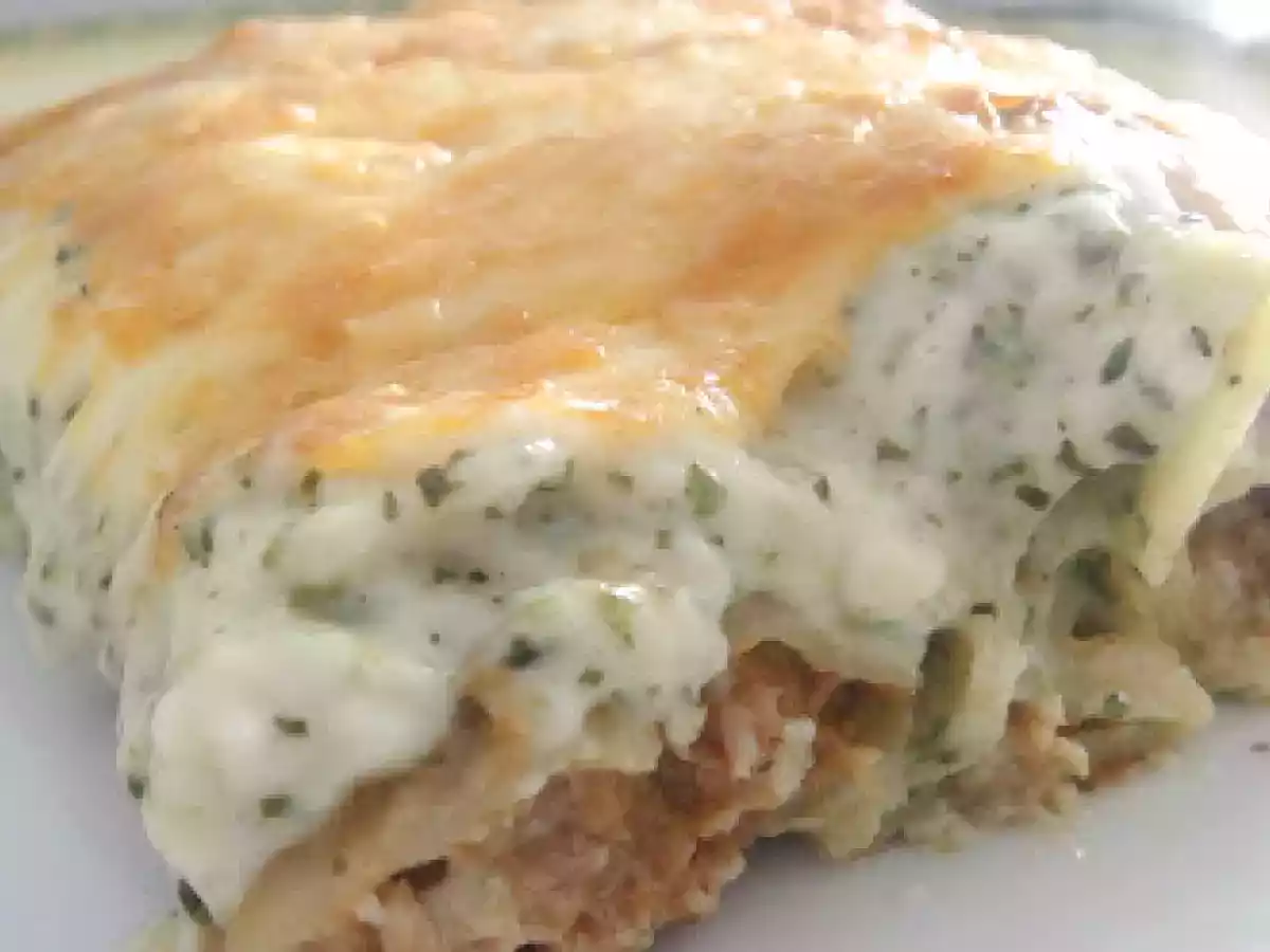 Canelones rossini con bechamel de espinacas