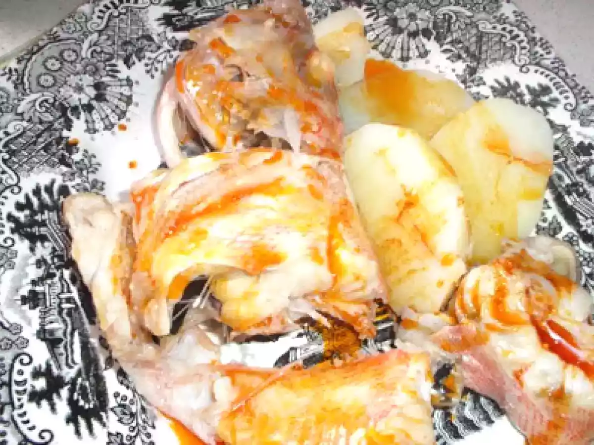 Cantarero (cabracho, escarapote etc)en salsa de ajada