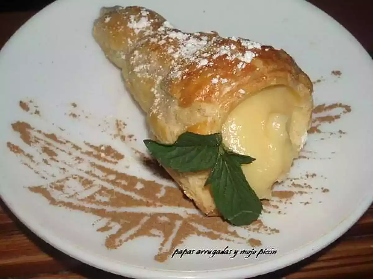 CANUTILLOS CON CREMA DE MELÓN