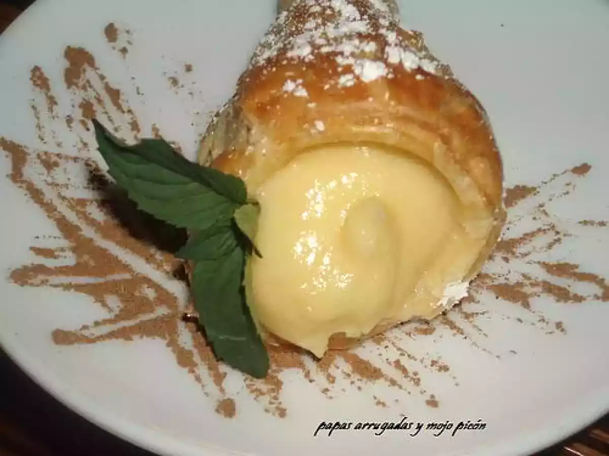 CANUTILLOS CON CREMA DE MELÓN - foto 2