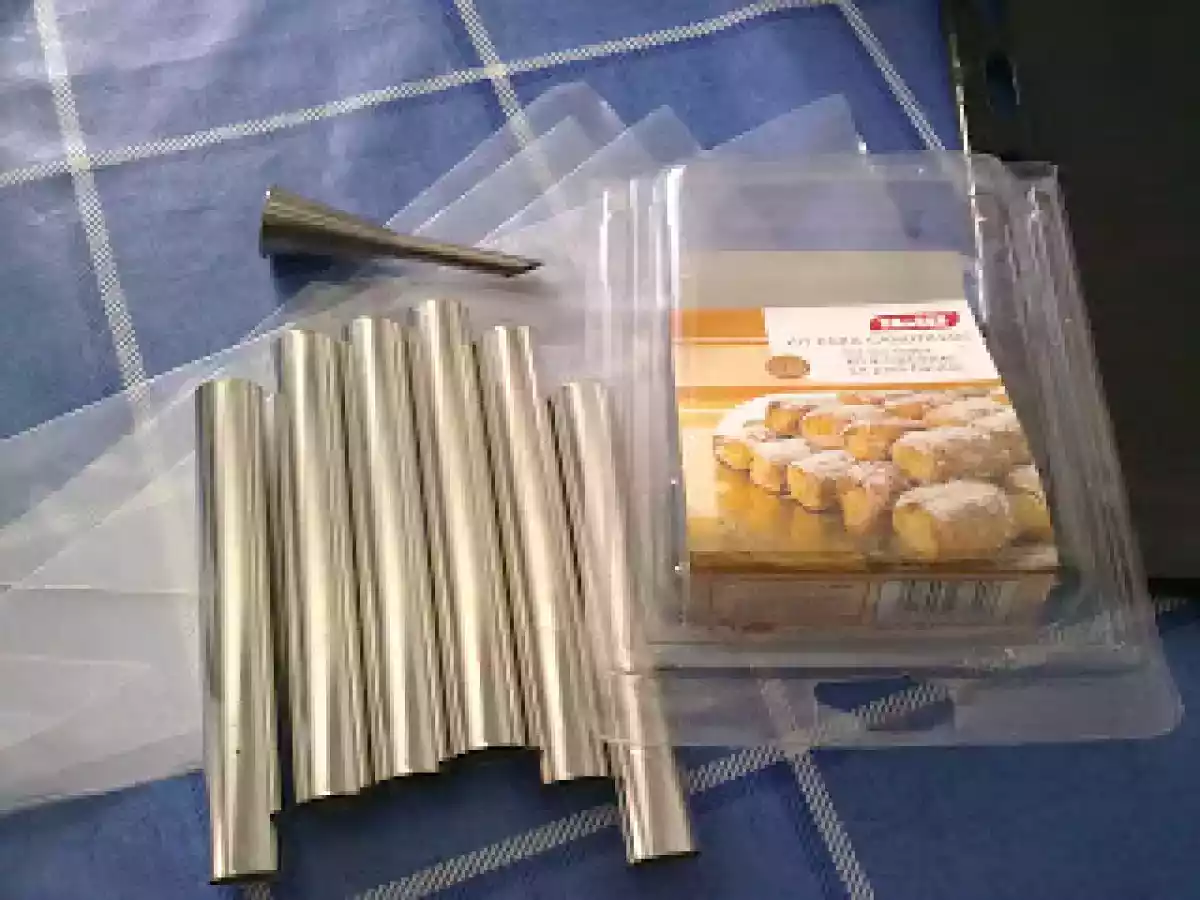 CANUTILLOS DE HOJALDRE SALADOS - foto 2