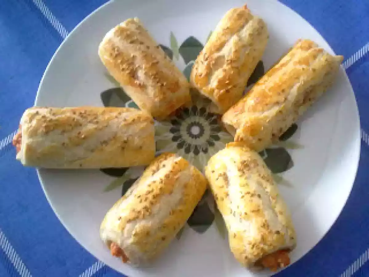 CANUTILLOS DE HOJALDRE SALADOS - foto 3