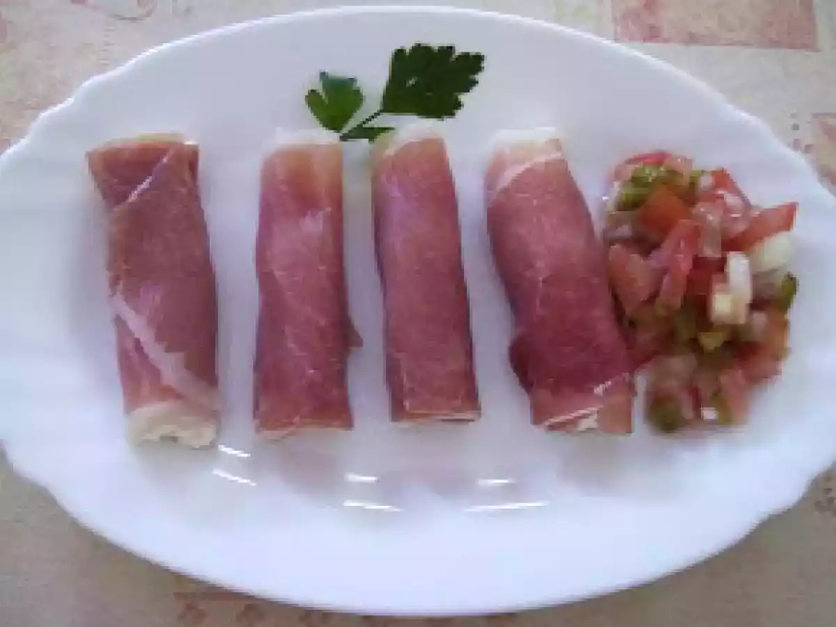 Canutillos de Jamón Serrano con queso