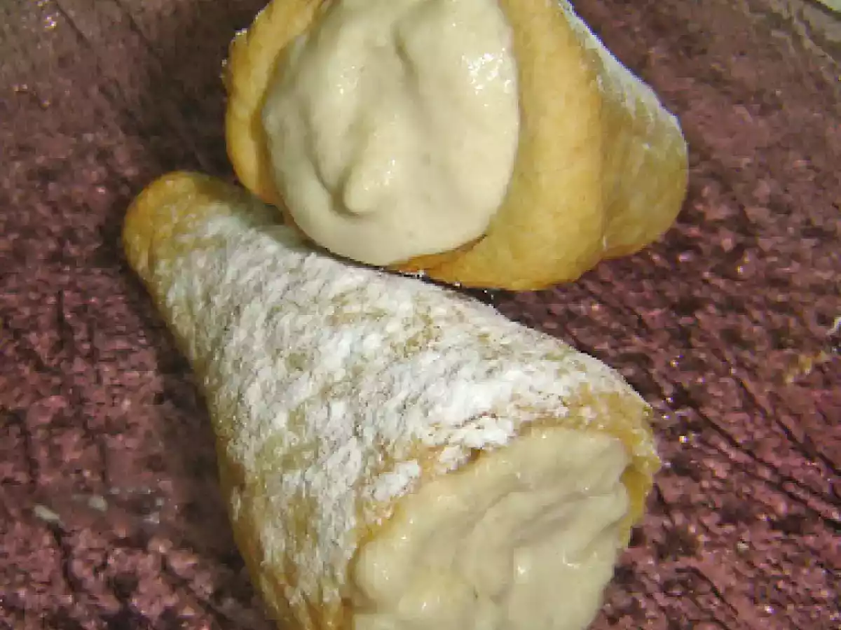 CANUTILLOS DE MANZANA Y MASCARPONE