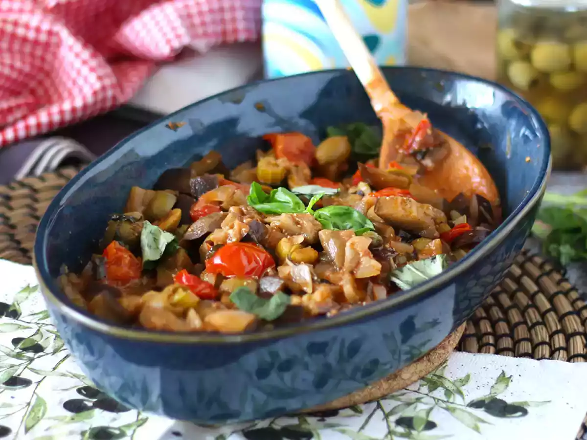 Caponata siciliana, la receta tradicional italiana, fácil, rápida e imprescindible