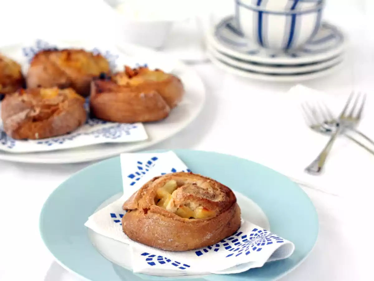 Caracolas de brioche y manzana - foto 3