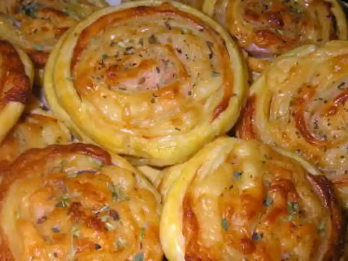 Caracolas de pechuga de pavo y queso.