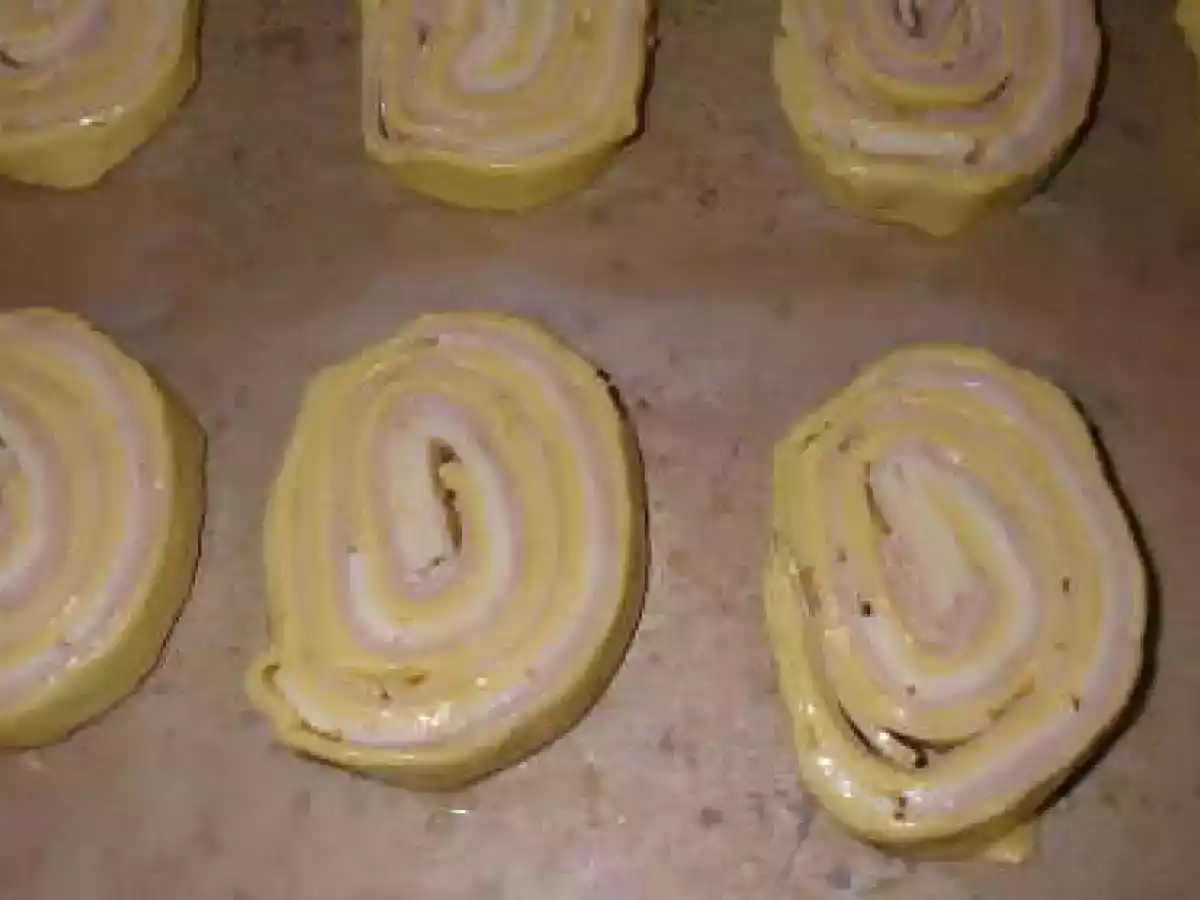 Caracolas de pechuga de pavo y queso. - foto 3