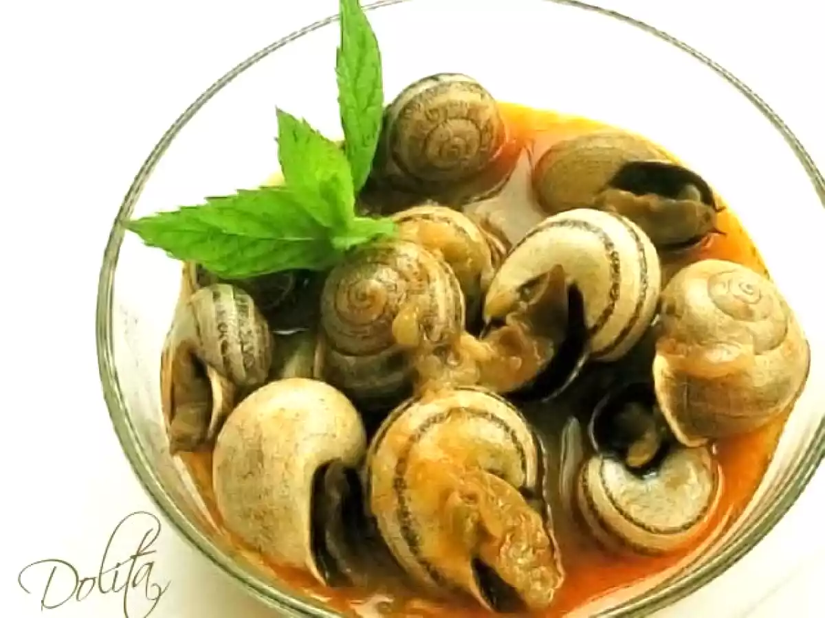 Caracoles en salsa tipo cabrillas