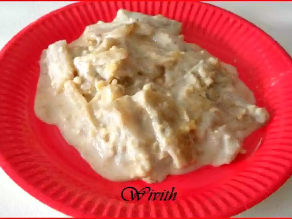 Cardo con bechamel y frutos secos y Pastel- flan de chocolate.