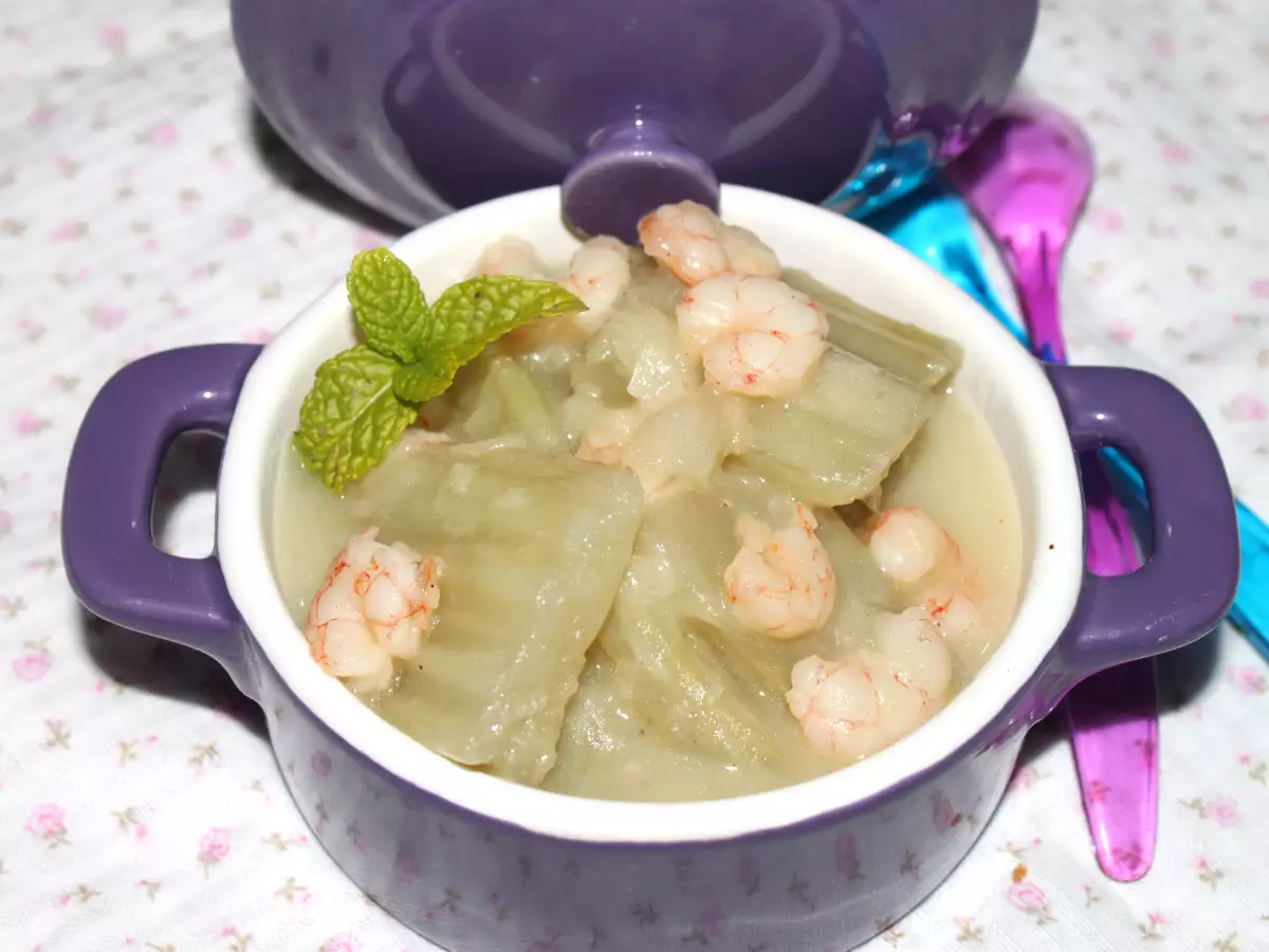 Cardos guisados con gambas