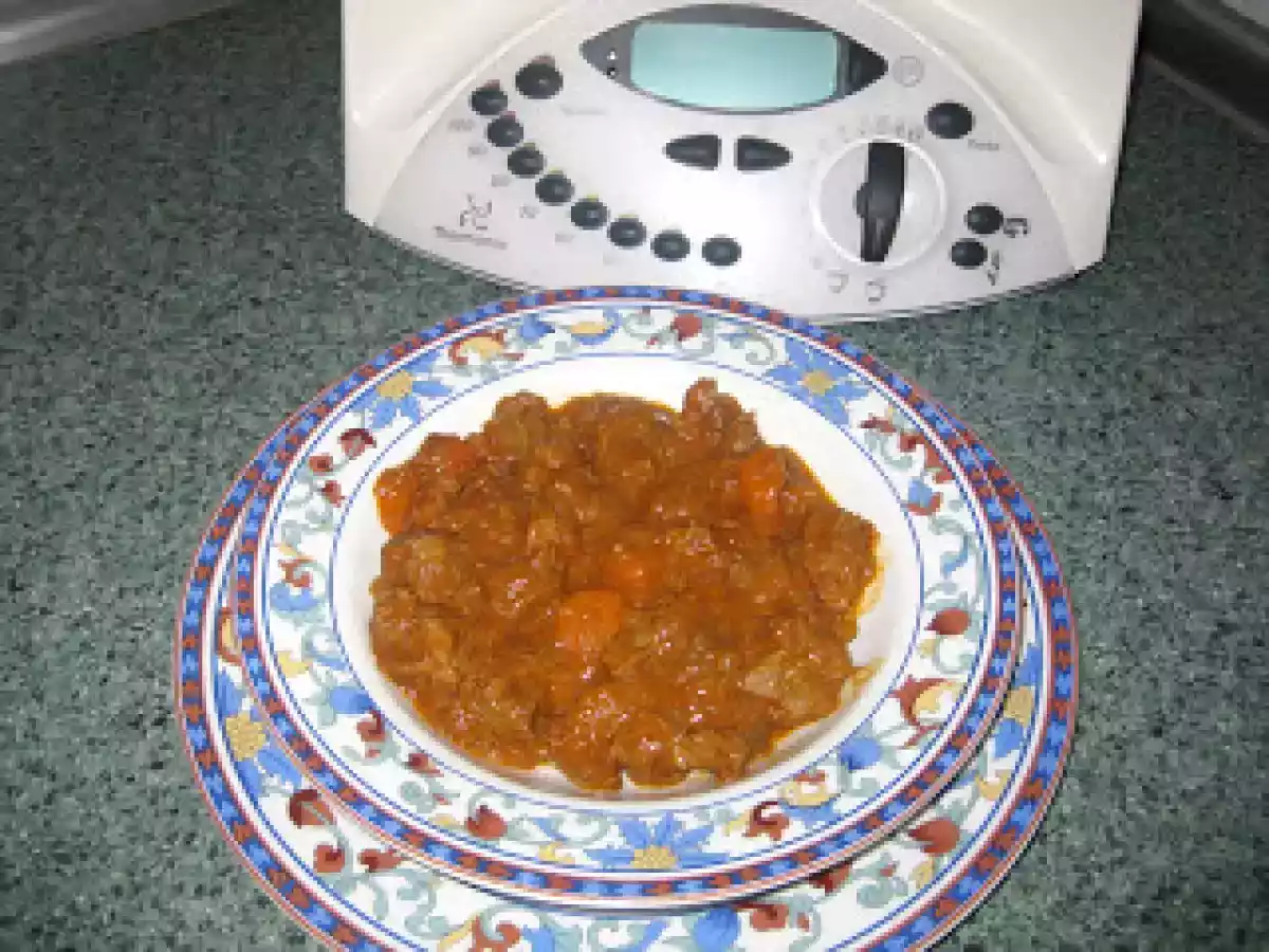 Carne estofada con cebolla y zanahoria. (Thermomix)