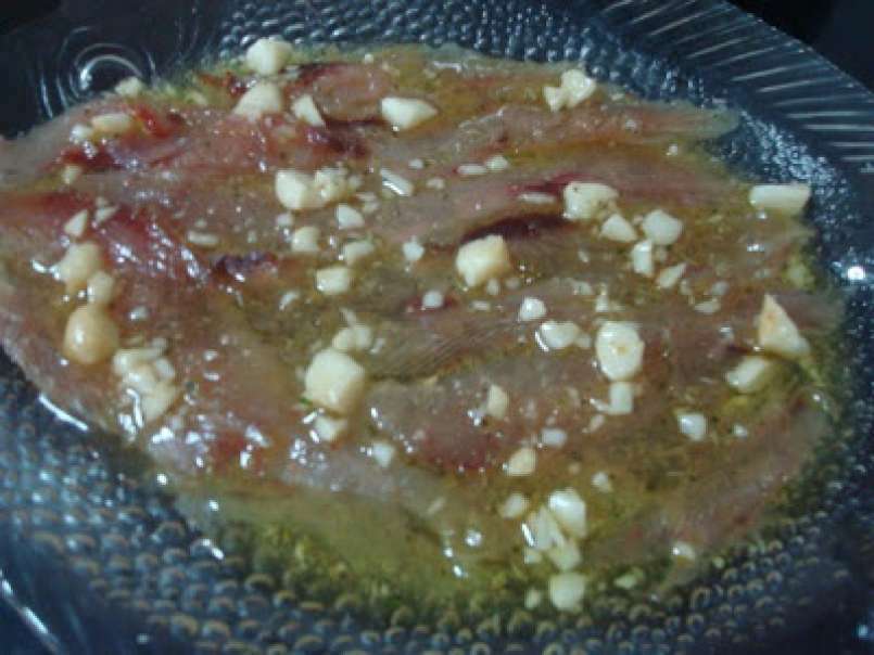 Carpaccio de atún marinado con nueces de macadamia, foto 1