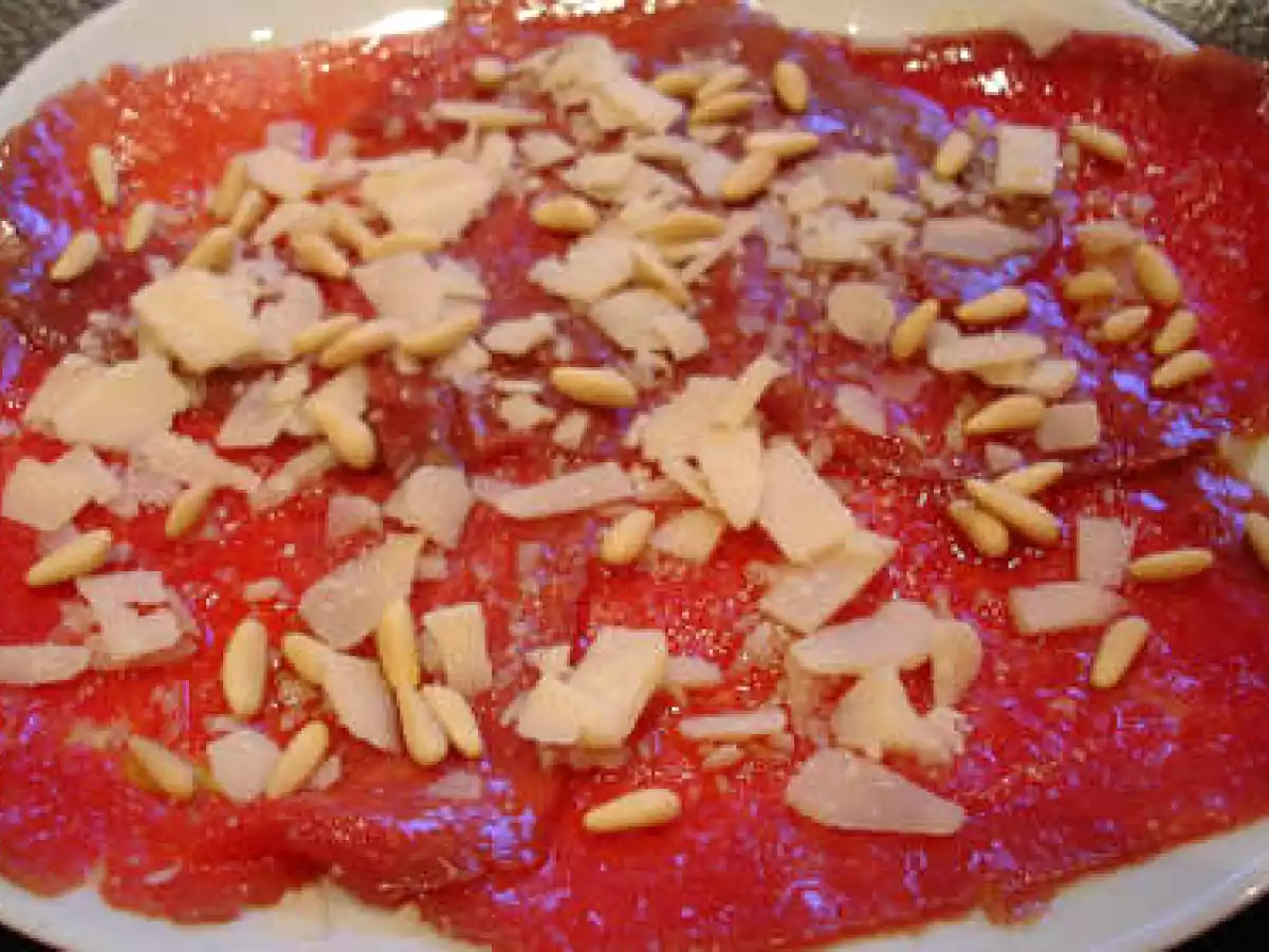 Carpaccio de ternera con parmesano - Beef carpaccio with Parmeza