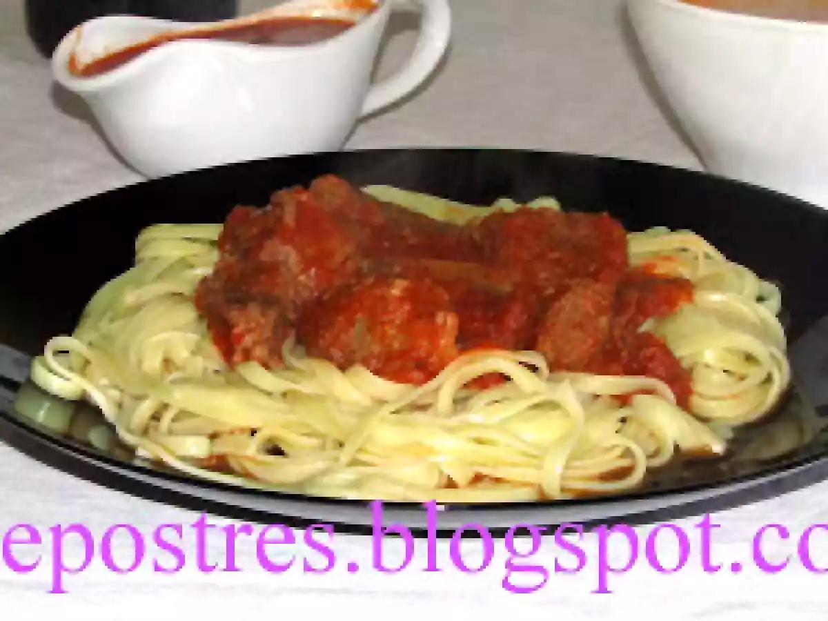 Carrillada en salsa con tomate y sorteo