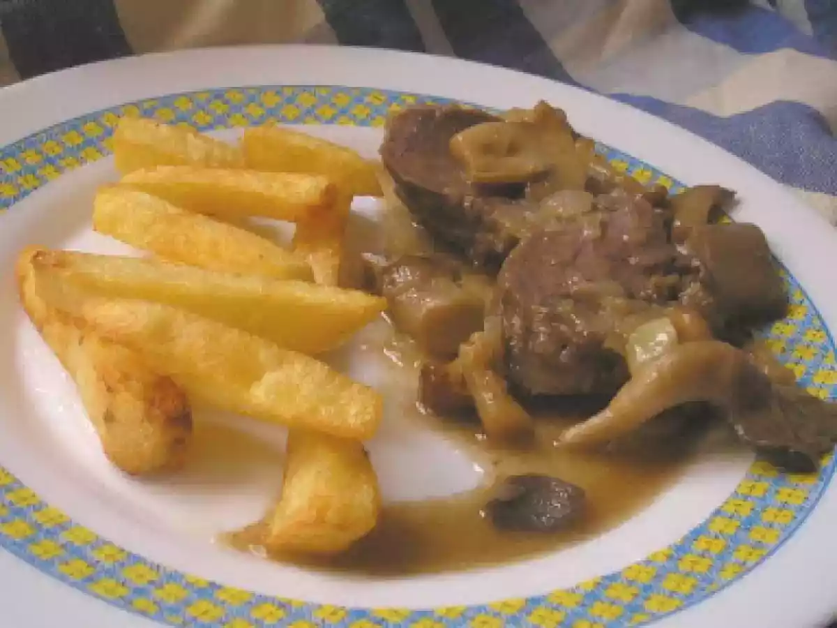 CARRILLERA CON SALSA DE SETAS A LOS DOS LICORES