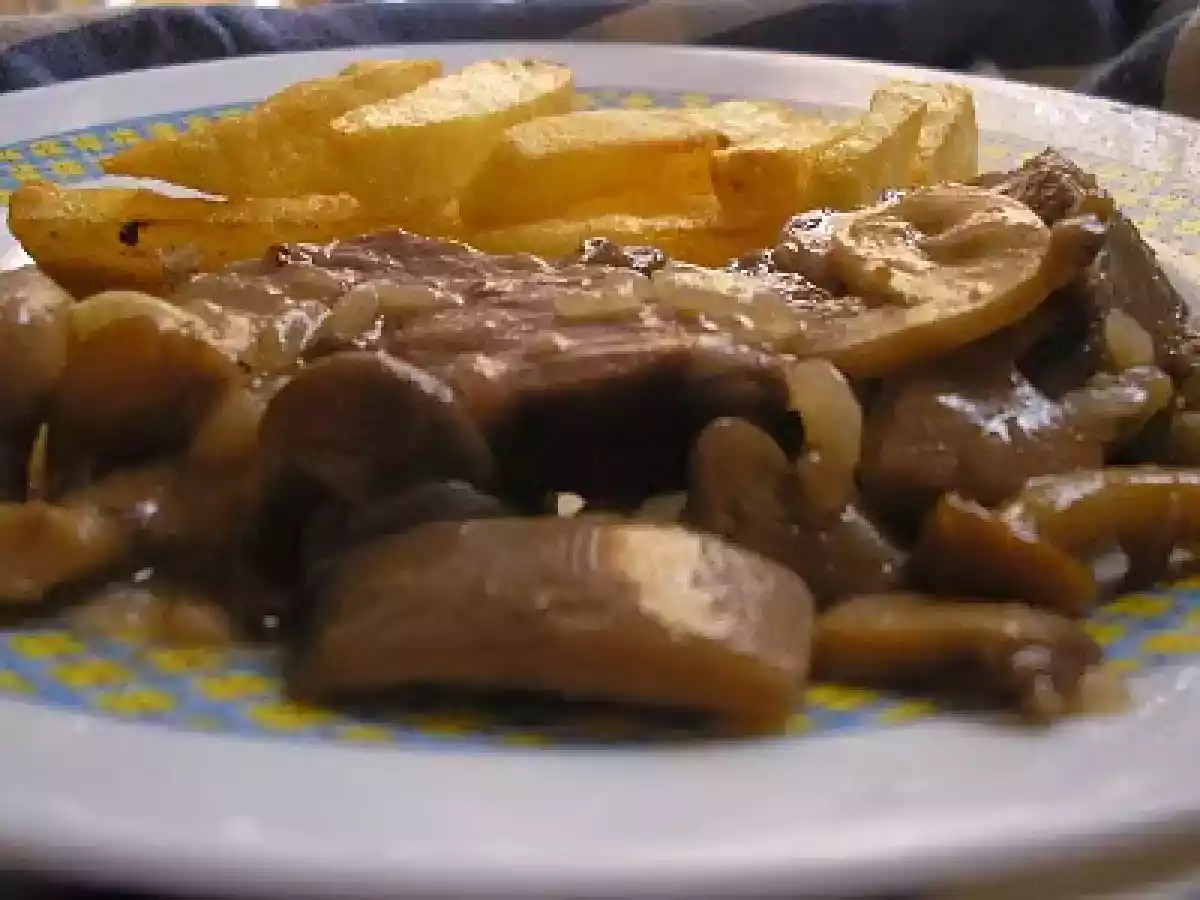 CARRILLERA CON SALSA DE SETAS A LOS DOS LICORES - foto 2