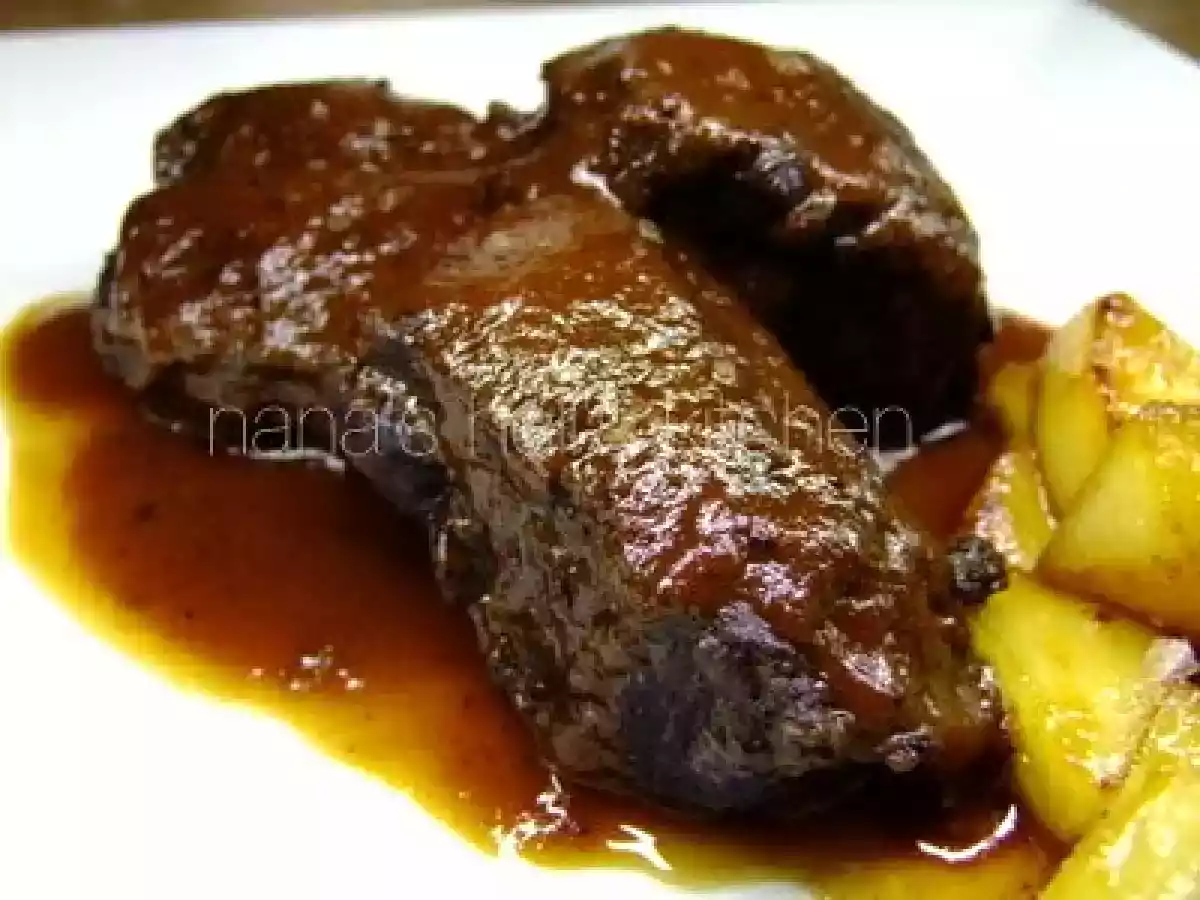 Carrillera de cerdo ibérico con manzana caramelizada