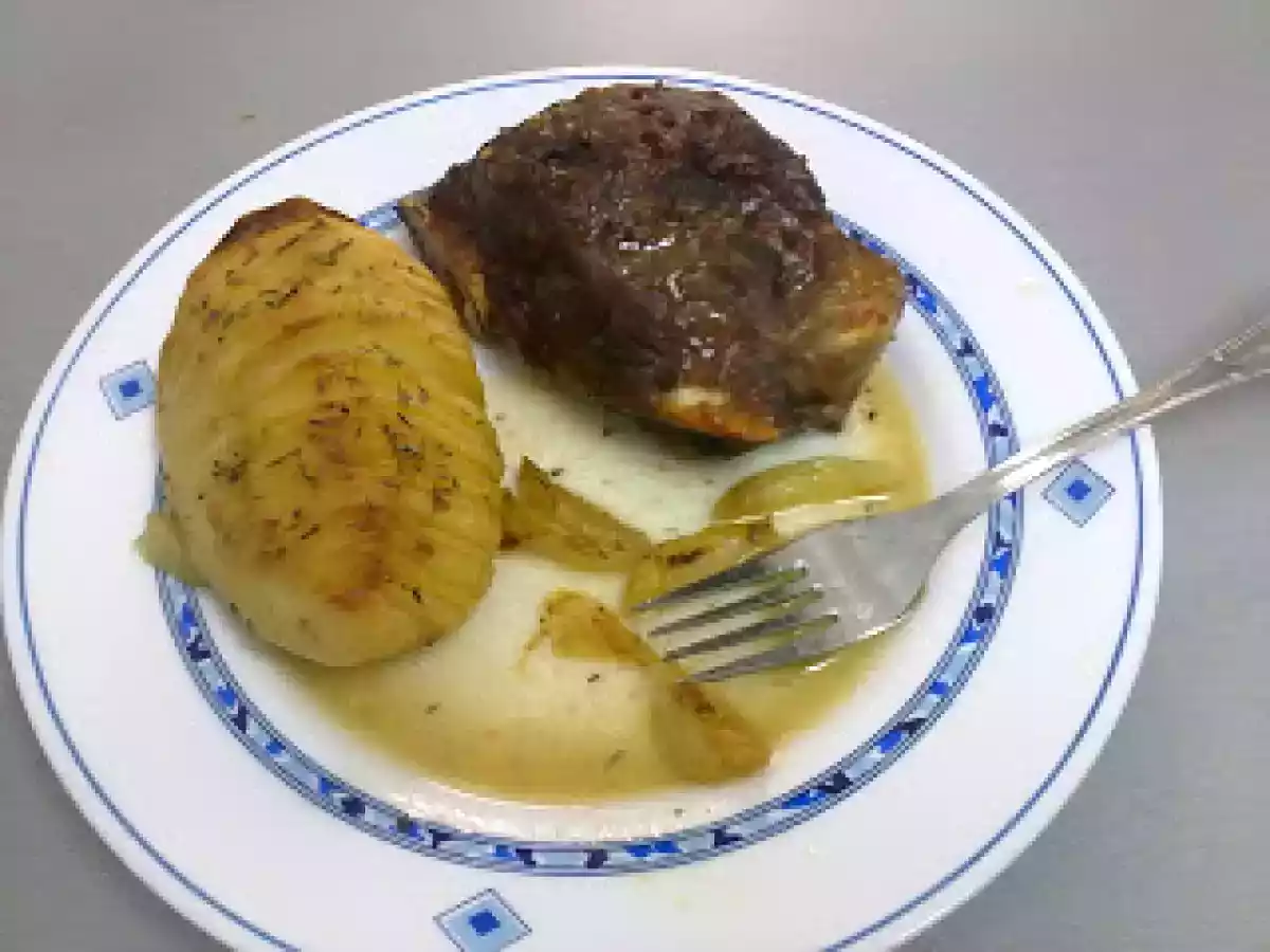 CARRILLERAS ASADAS CON PATATAS HASSELBACK - foto 3