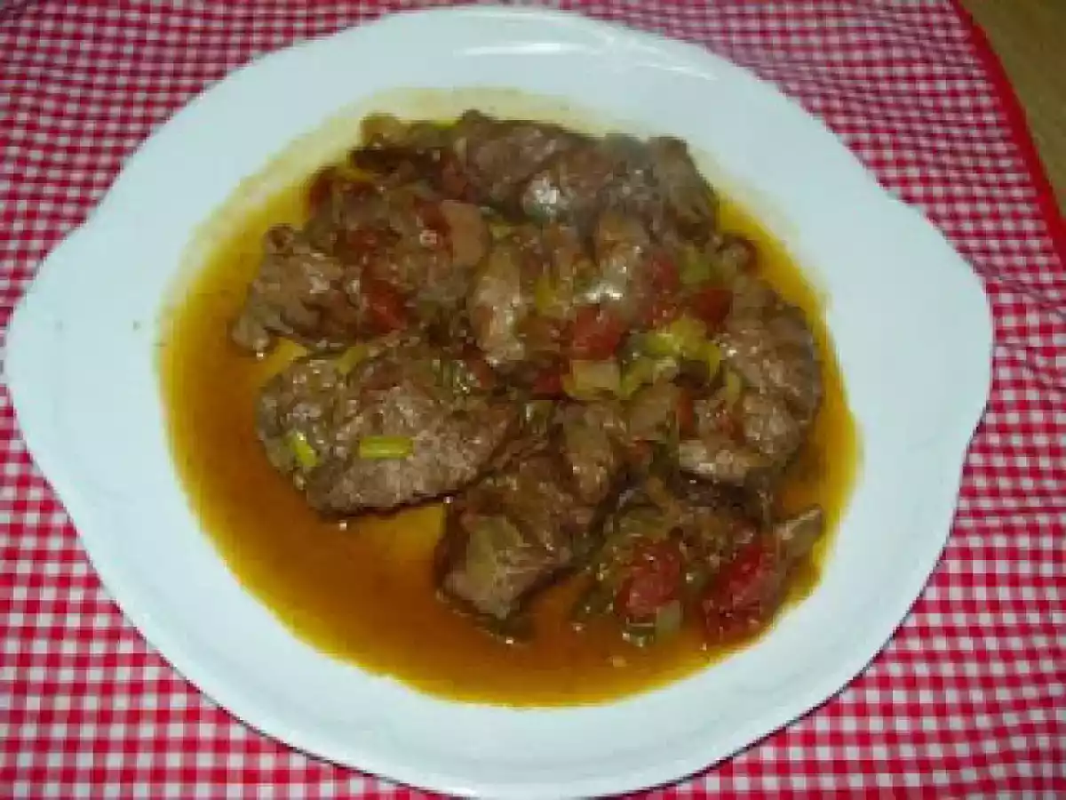 Carrilleras de cerdo con verduras y Chantarelas