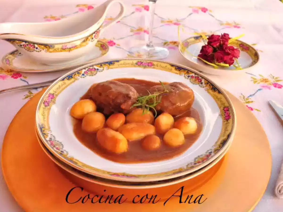 CARRILLERAS EN SALSA DE OPORTO Y TOMILLO