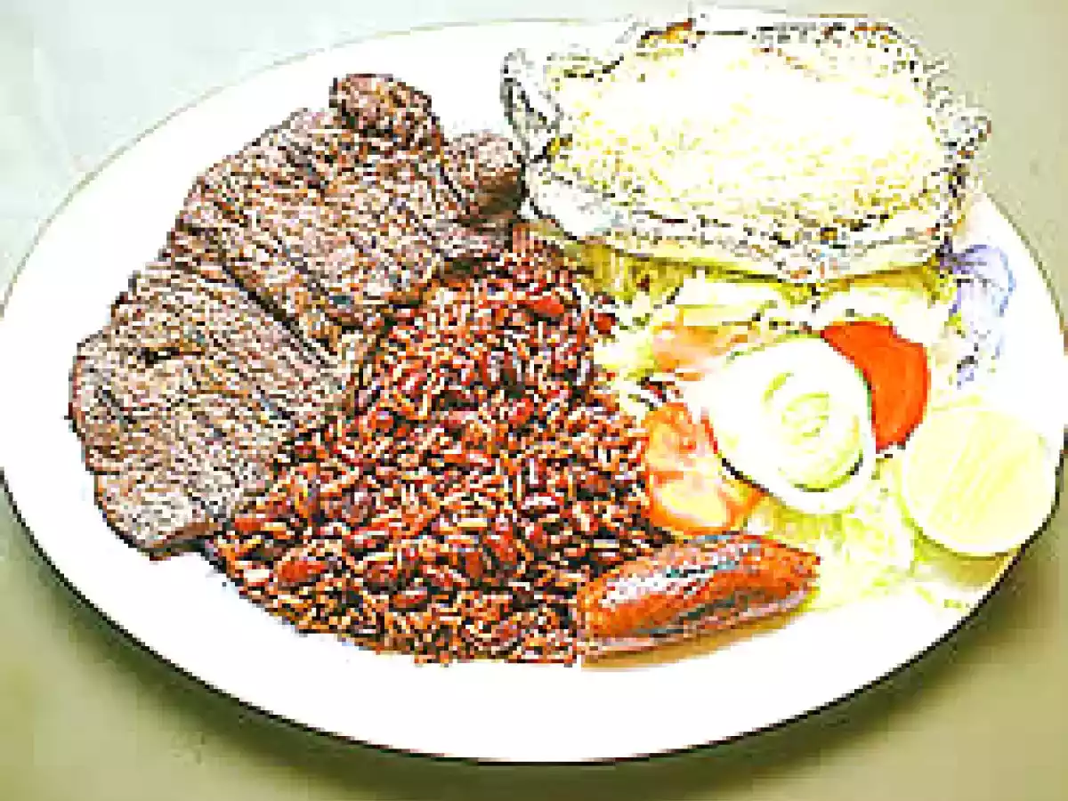 Casamiento - (arroz y frijoles) - comida hondureña - salvadoreña