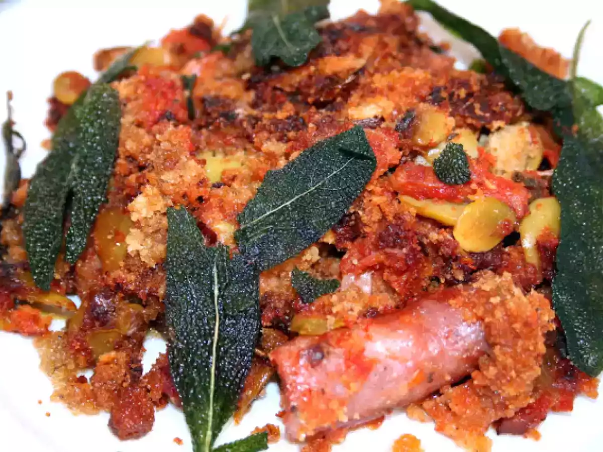 Cassoulet de salchichas y habas repeladas