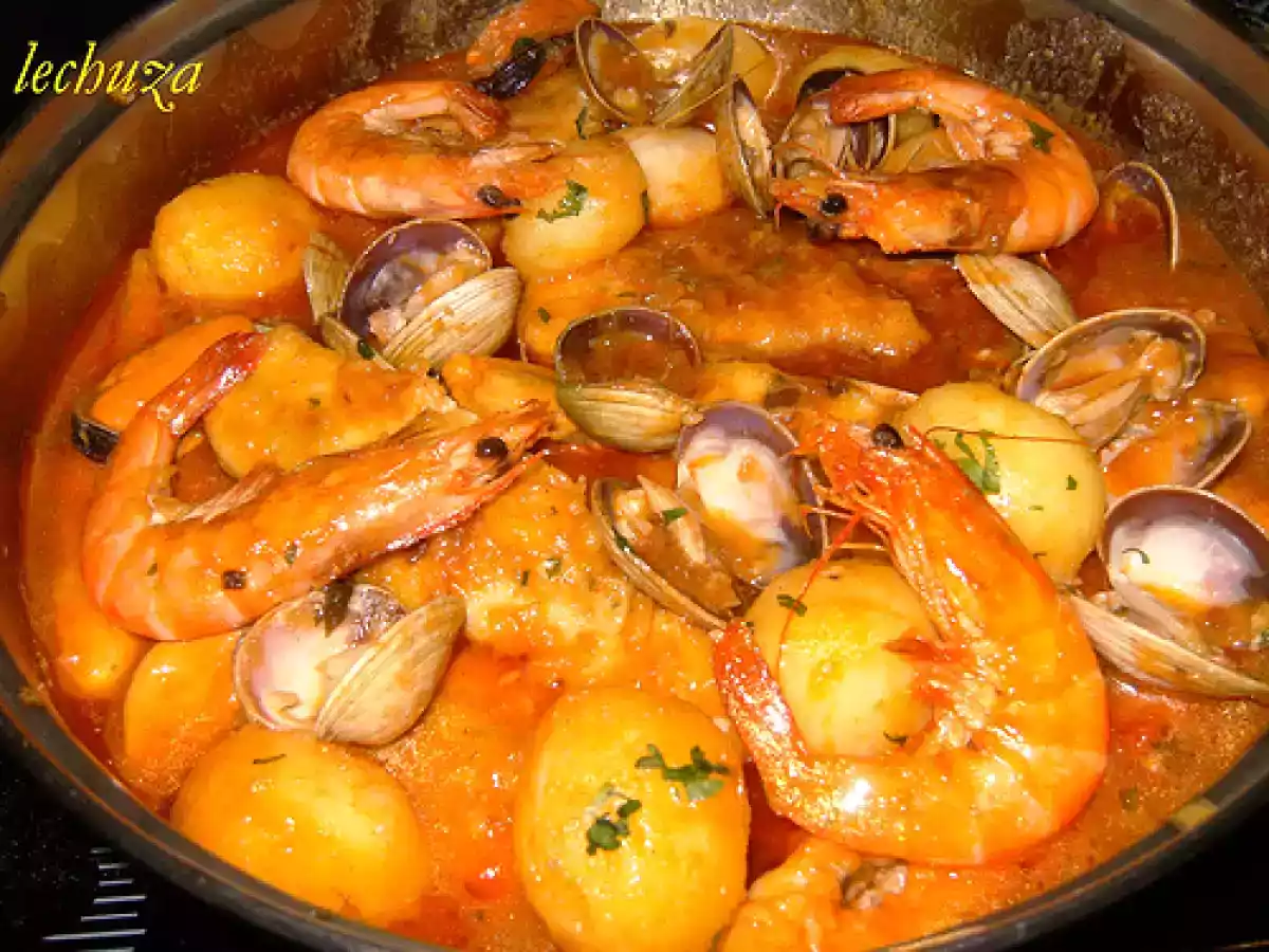 Castañeta (palometa) en salsa con mariscos - foto 2