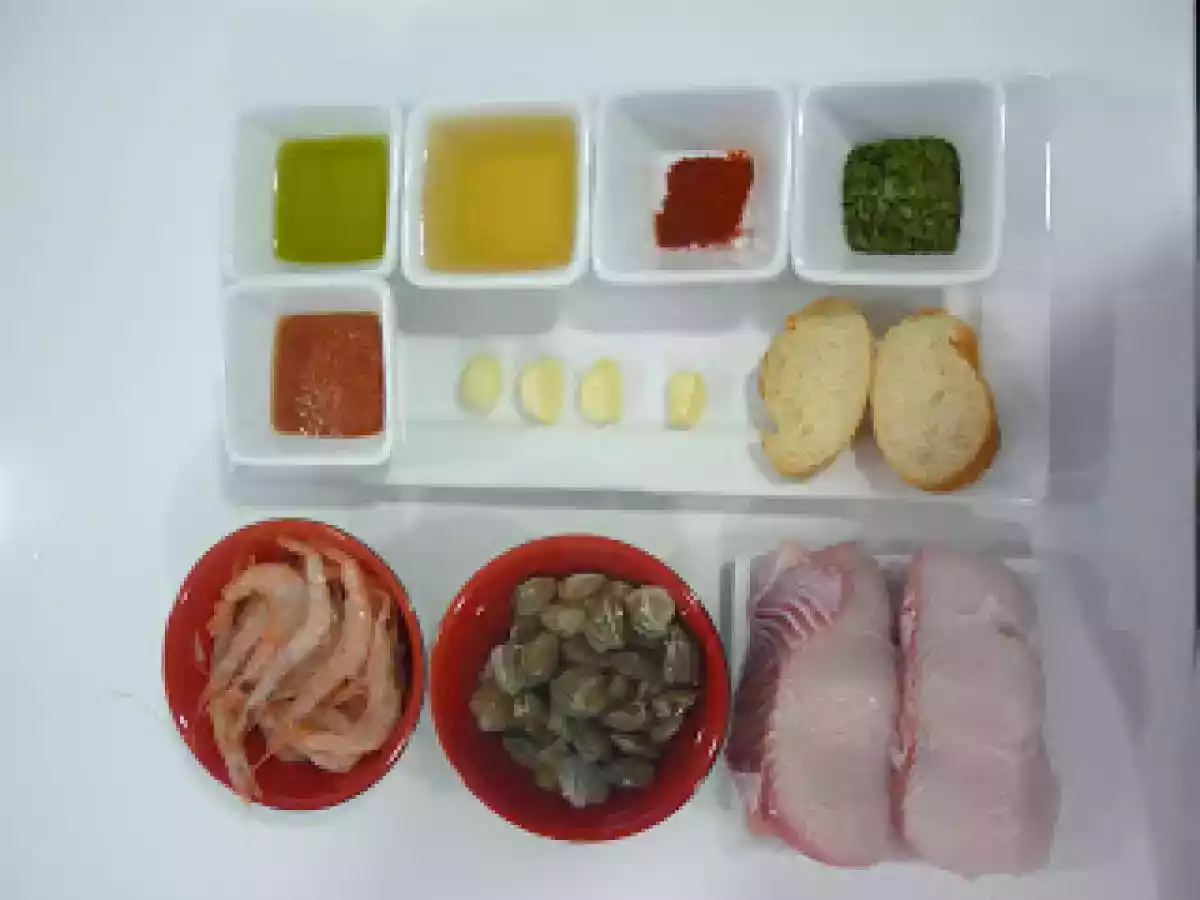 Cazuela de cazón con gambas y almejas - foto 13