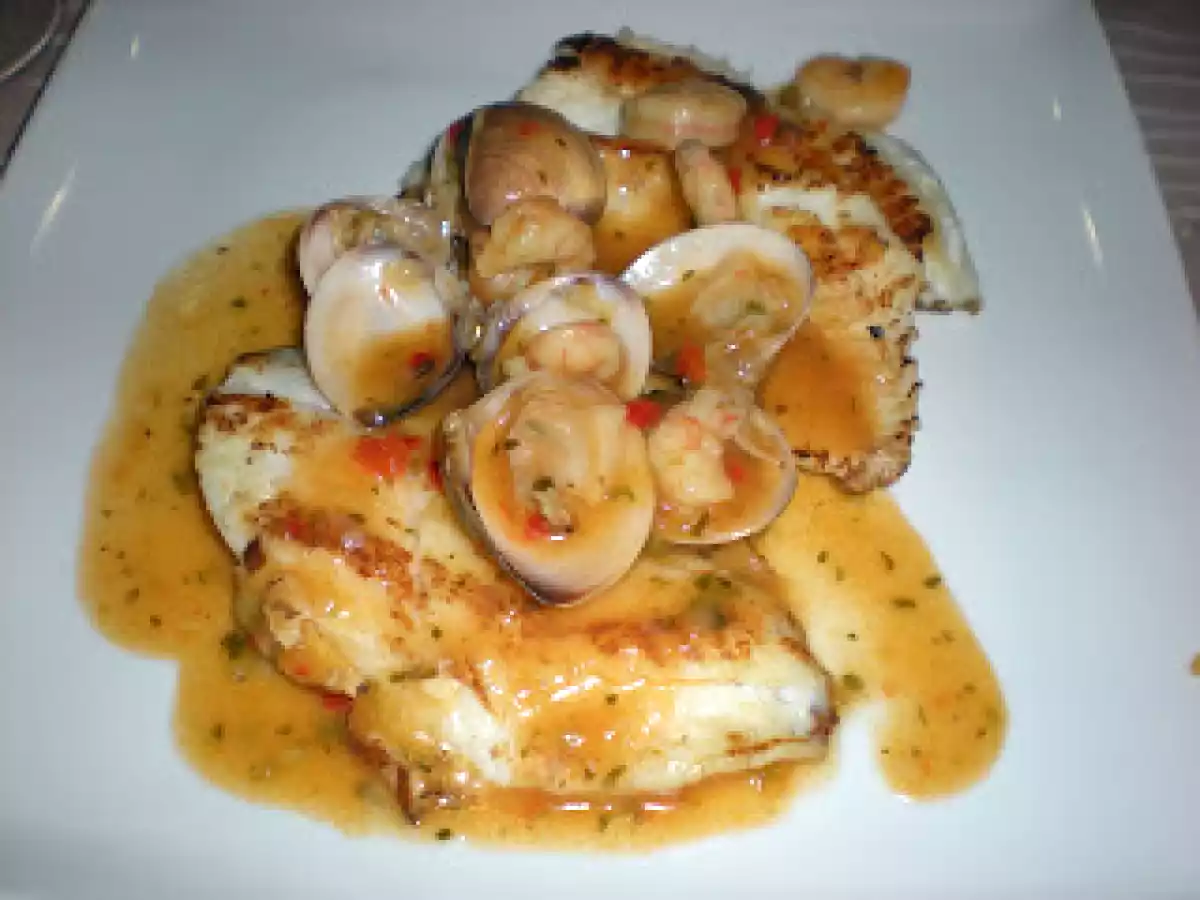 Cazuela de colas de merluza