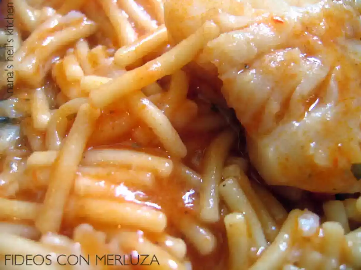 Cazuela de fideos con merluza