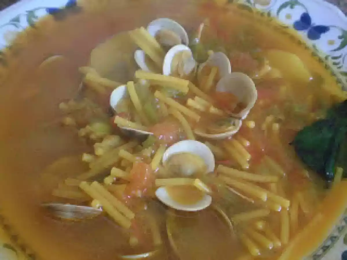 Cazuela de fideos malagueña