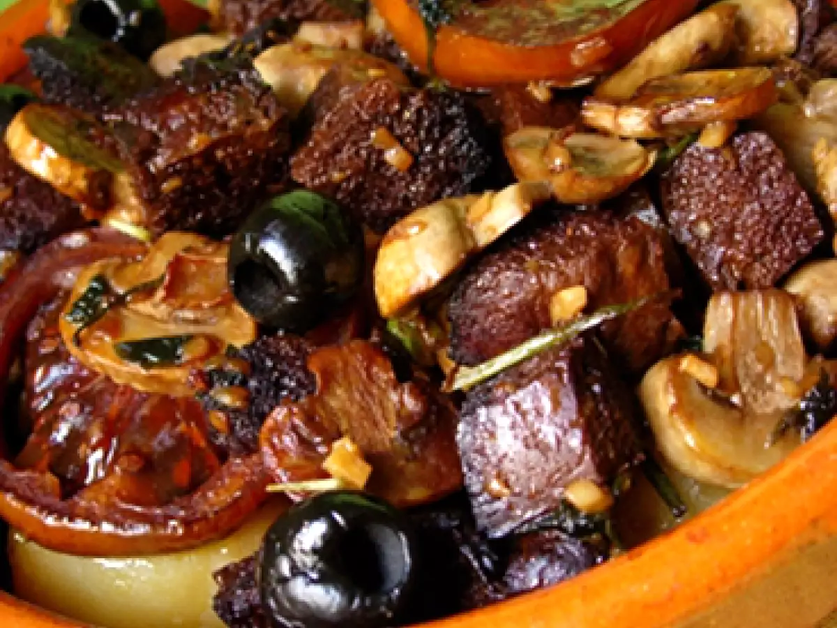 Cazuela de seitán macerado