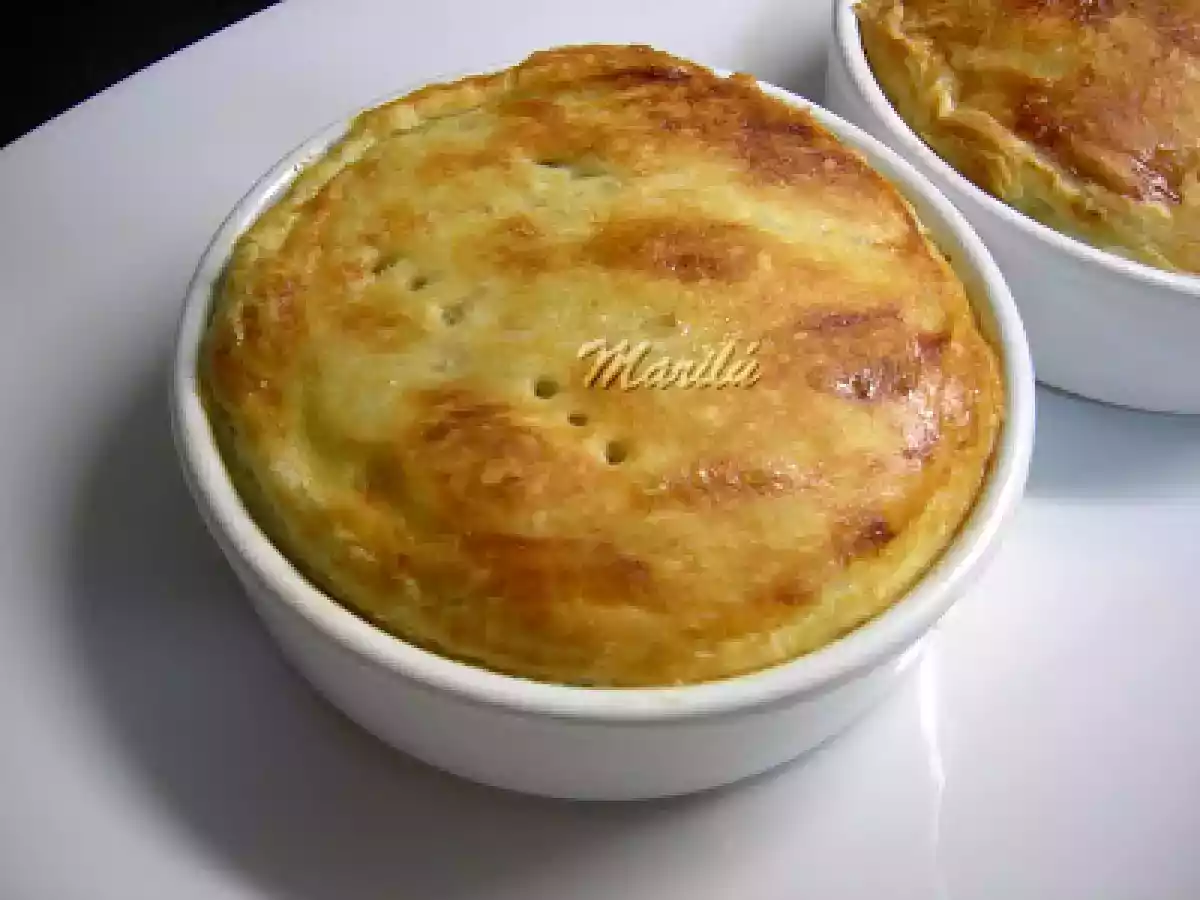 CAZUELITAS DE HOJALDRE RELLENAS DE CHAMPIÑONES