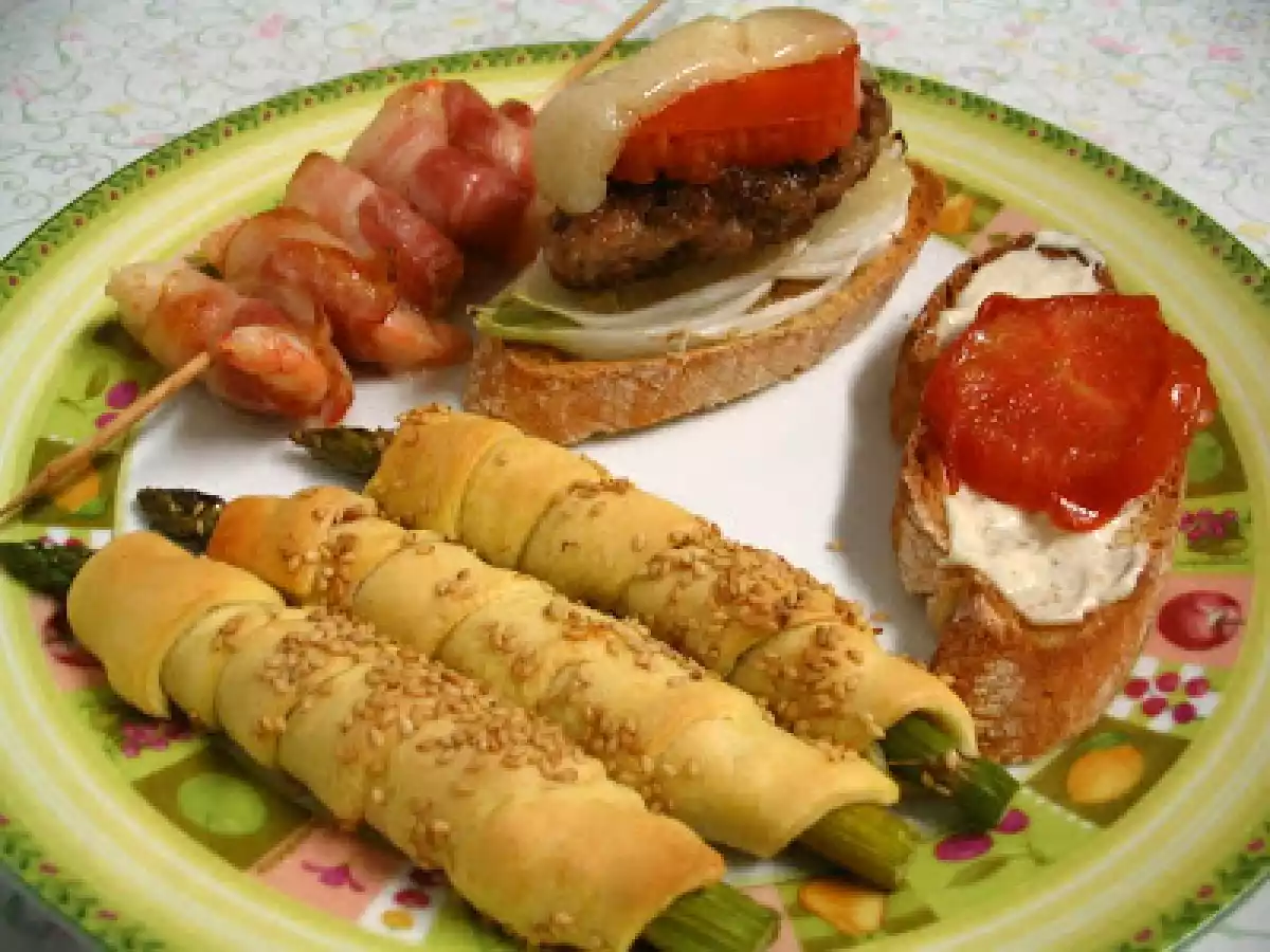 CENA DE TAPEO: UN POCO DE AQUÍ, UN POCO DE ALLÁ