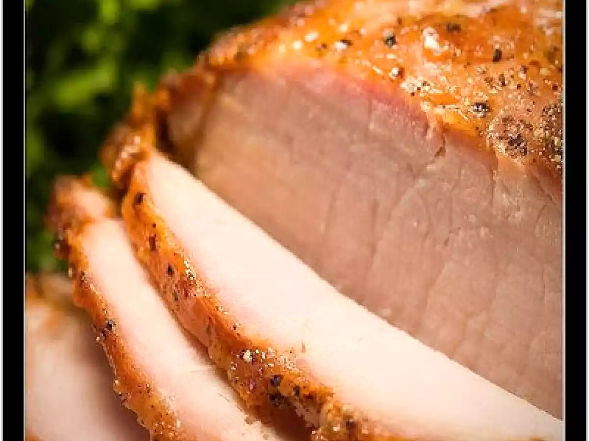 Cerdo Asado con Ciruelas y Cerezas