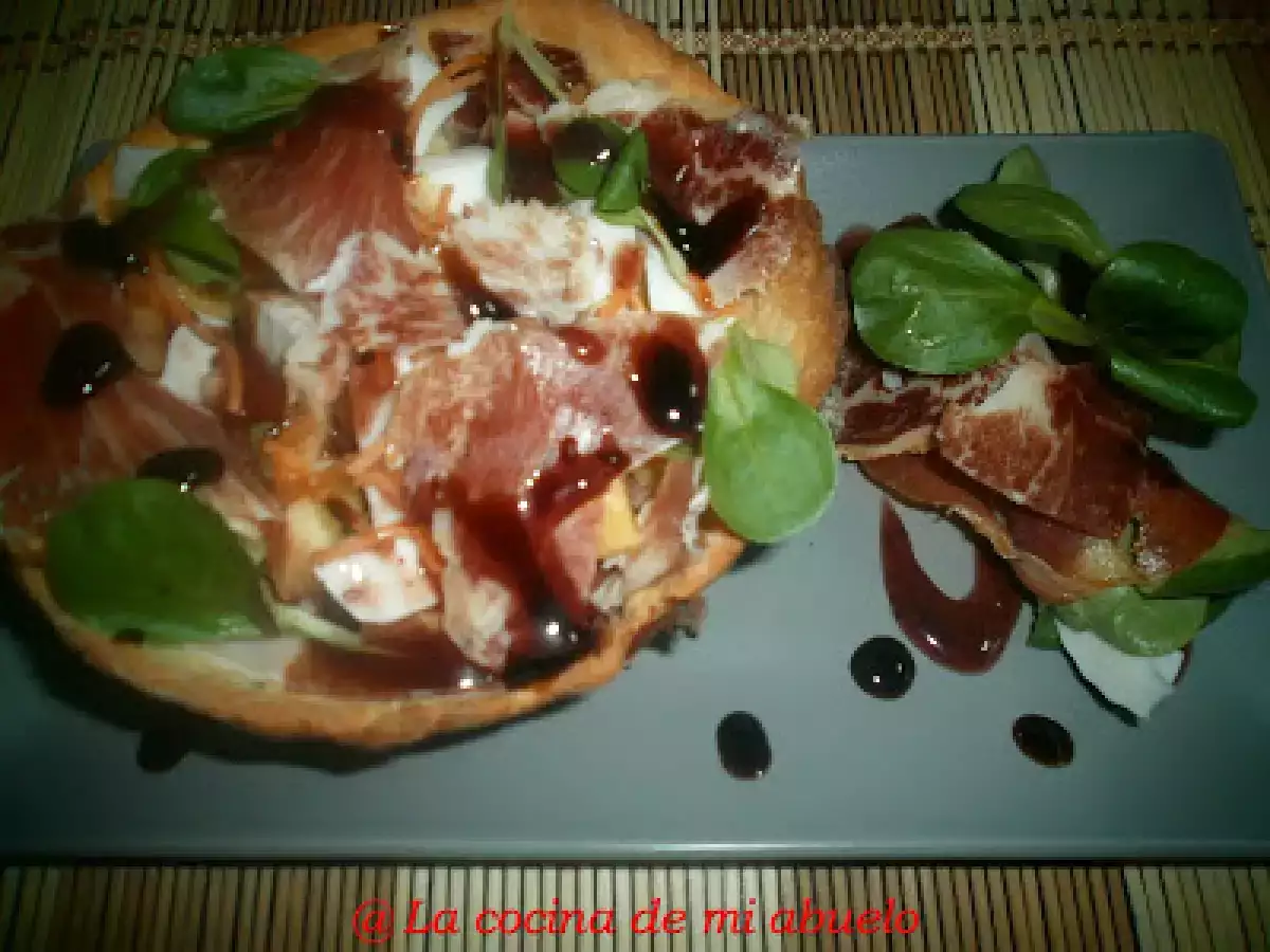 Cestos de Focaccia con ensalada de Jamón Ibérico y reducción de módena