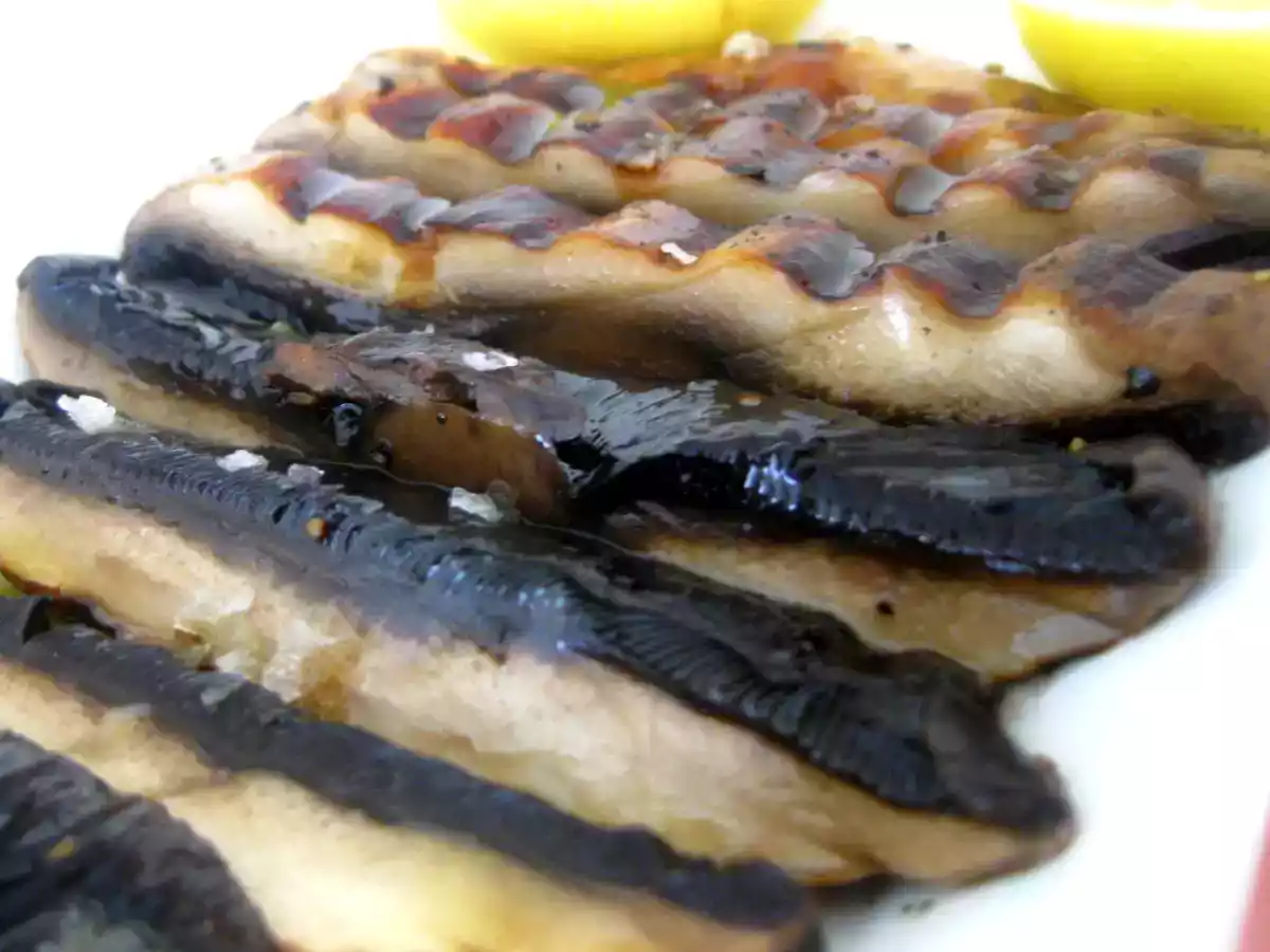 Champiñón Portobello marinado al grill