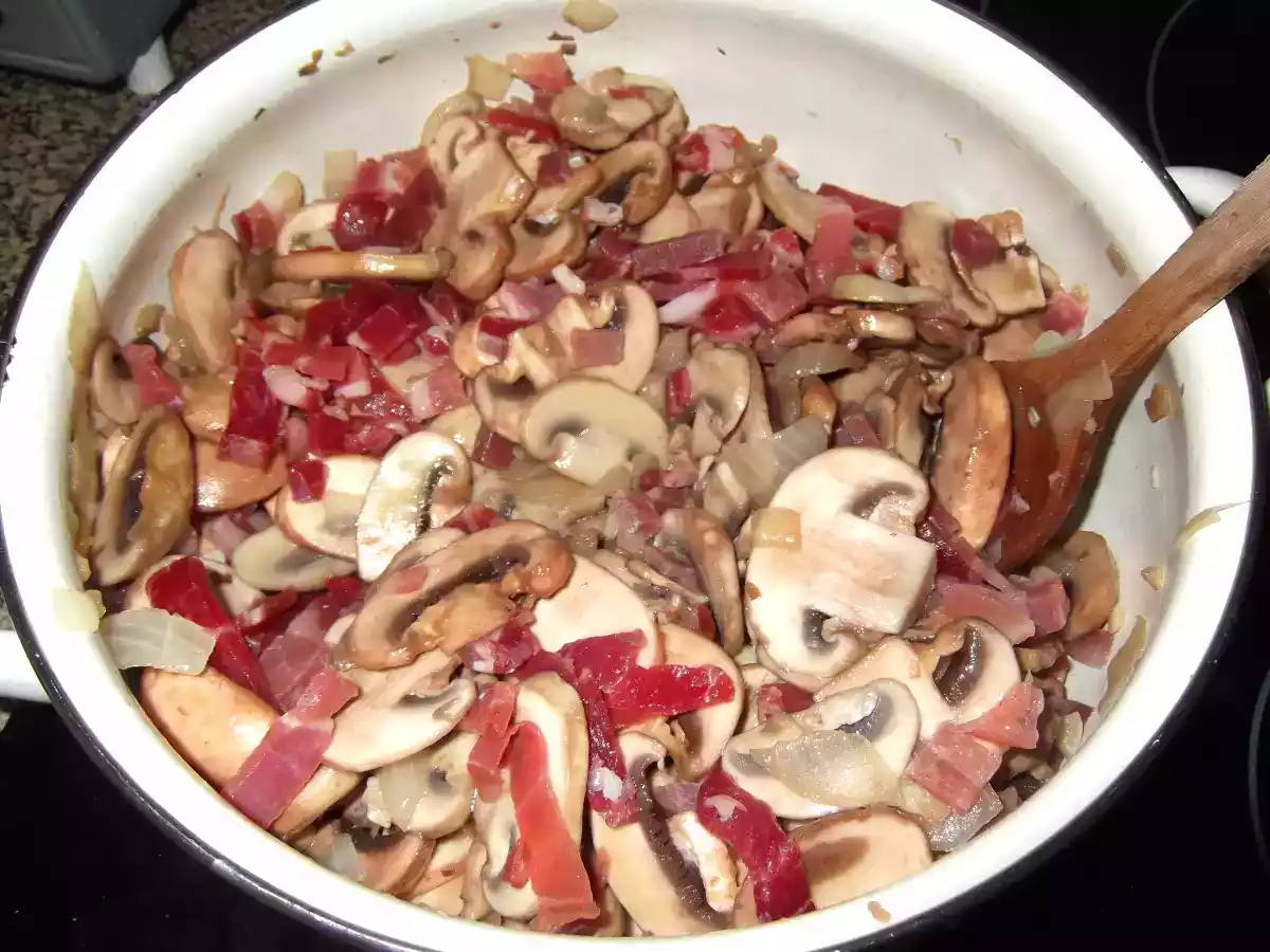 CHAMPIÑONES A LA CAZUELA - foto 2