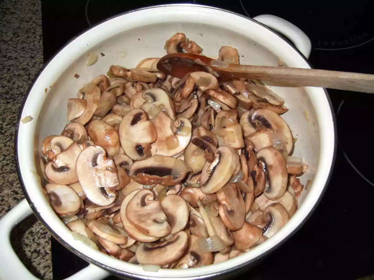 CHAMPIÑONES A LA CAZUELA - foto 3