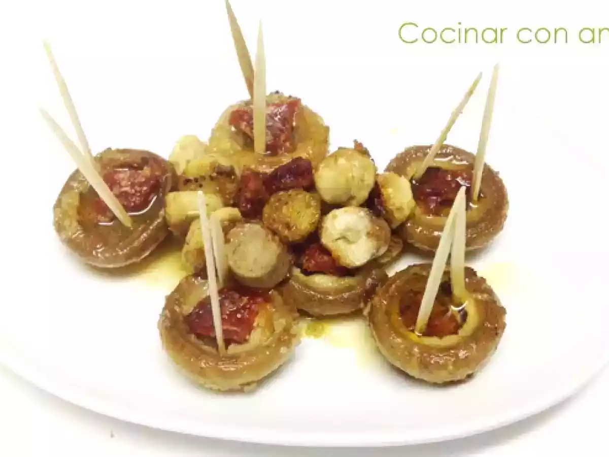 Champiñones al ajillo