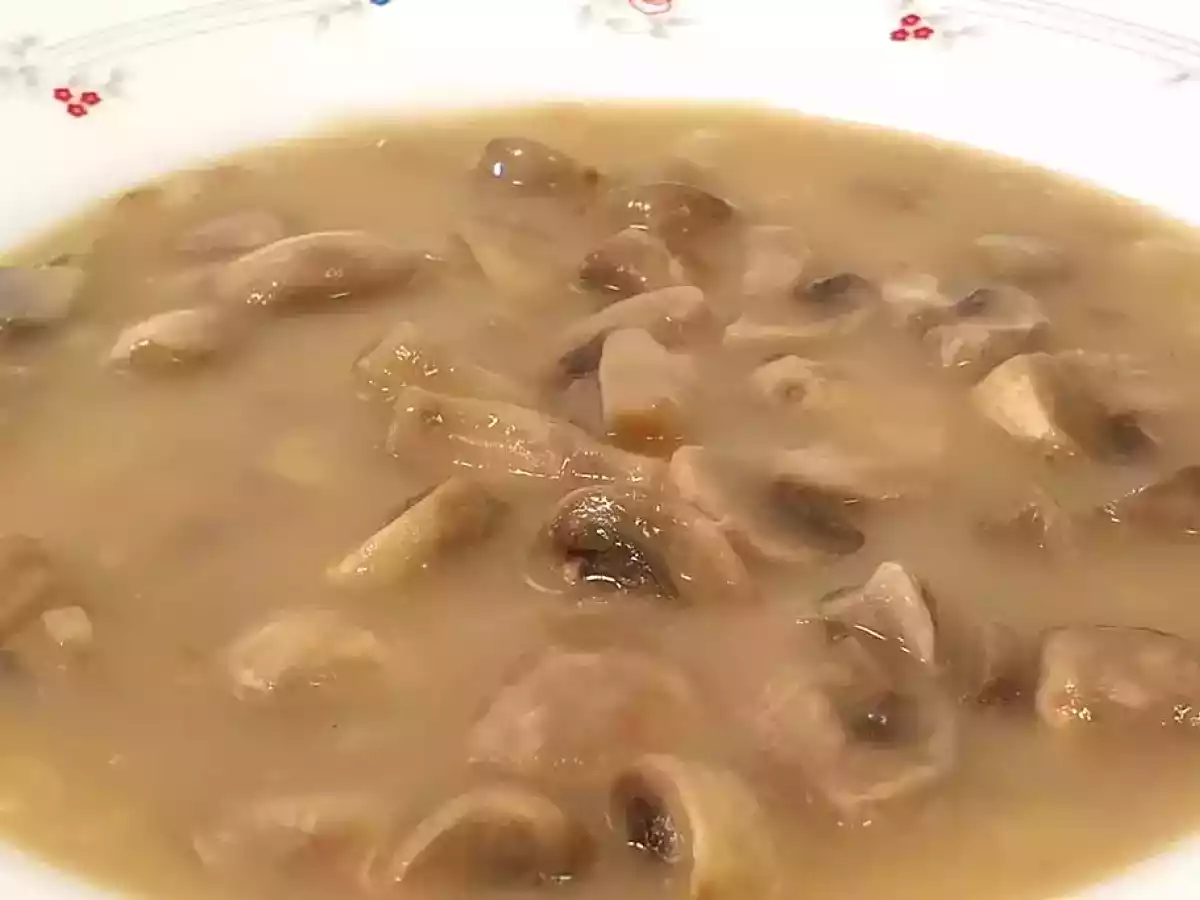 Champiñones en salsa