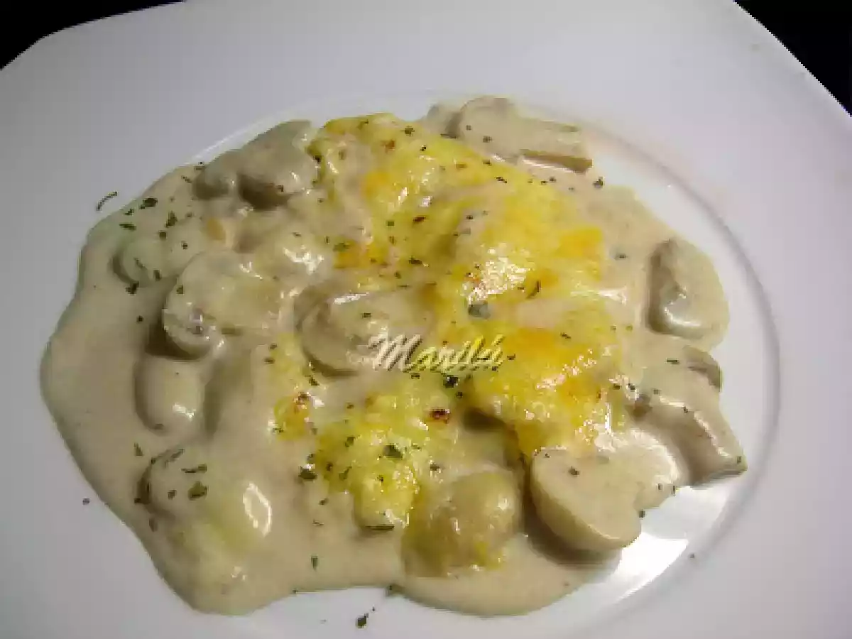 CHAMPIÑONES EN SALSA DE ANCHOAS