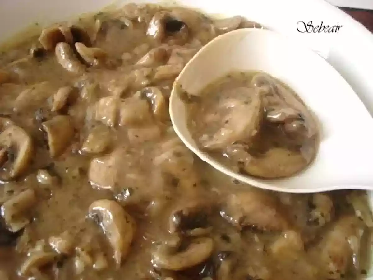 CHAMPIÑONES EN SALSA (thermomix)