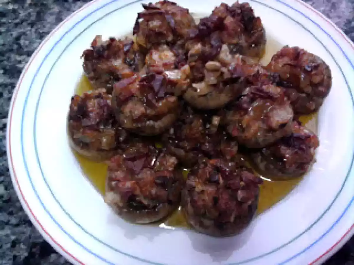 CHAMPIÑONES RELLENOS AL HORNO