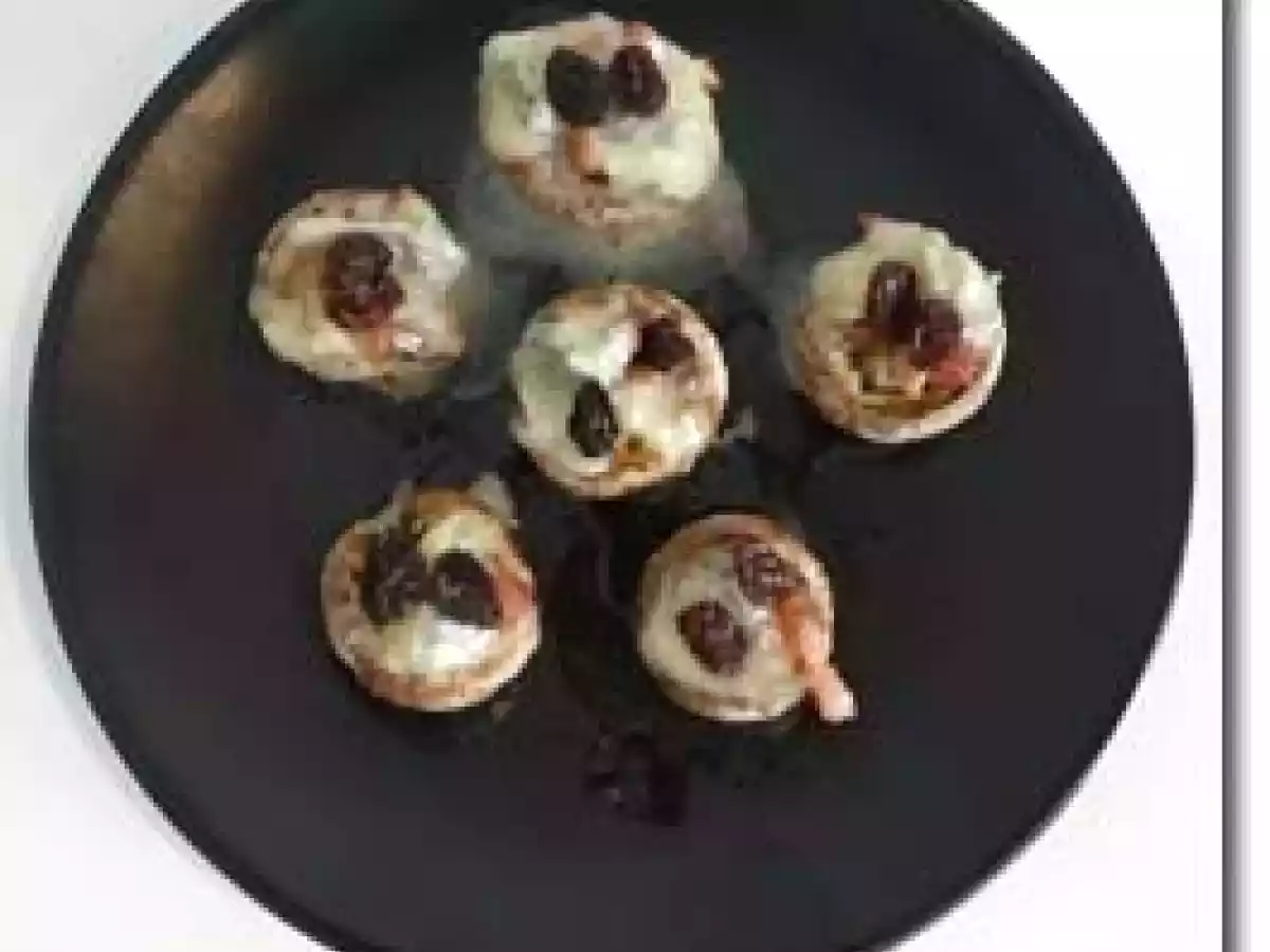 Champiñones rellenos con queso gorgonzola dolce con Franchete Syrah y Petit Verdot 2010