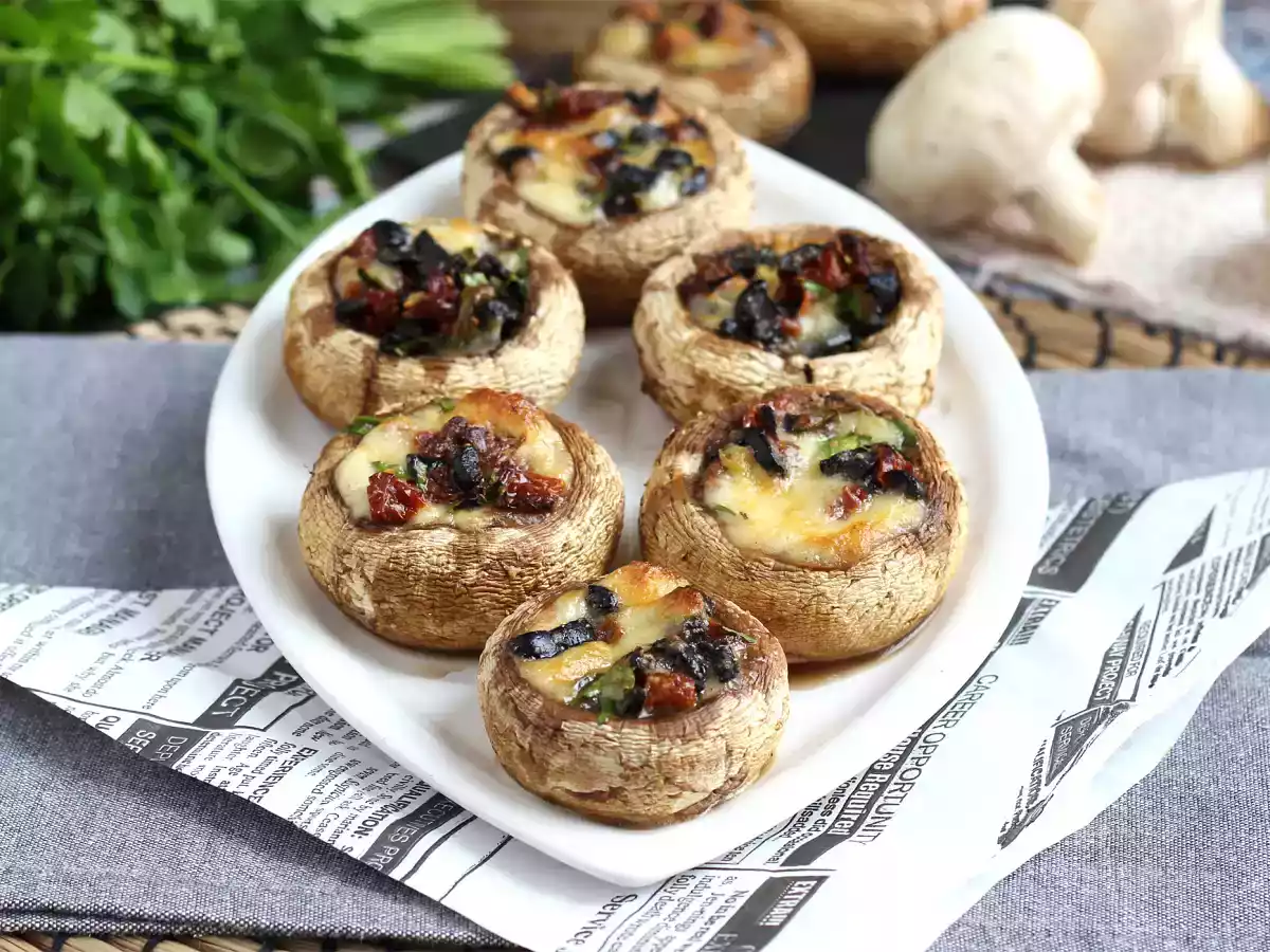 Champiñones rellenos con queso y gratinados al horno - foto 2